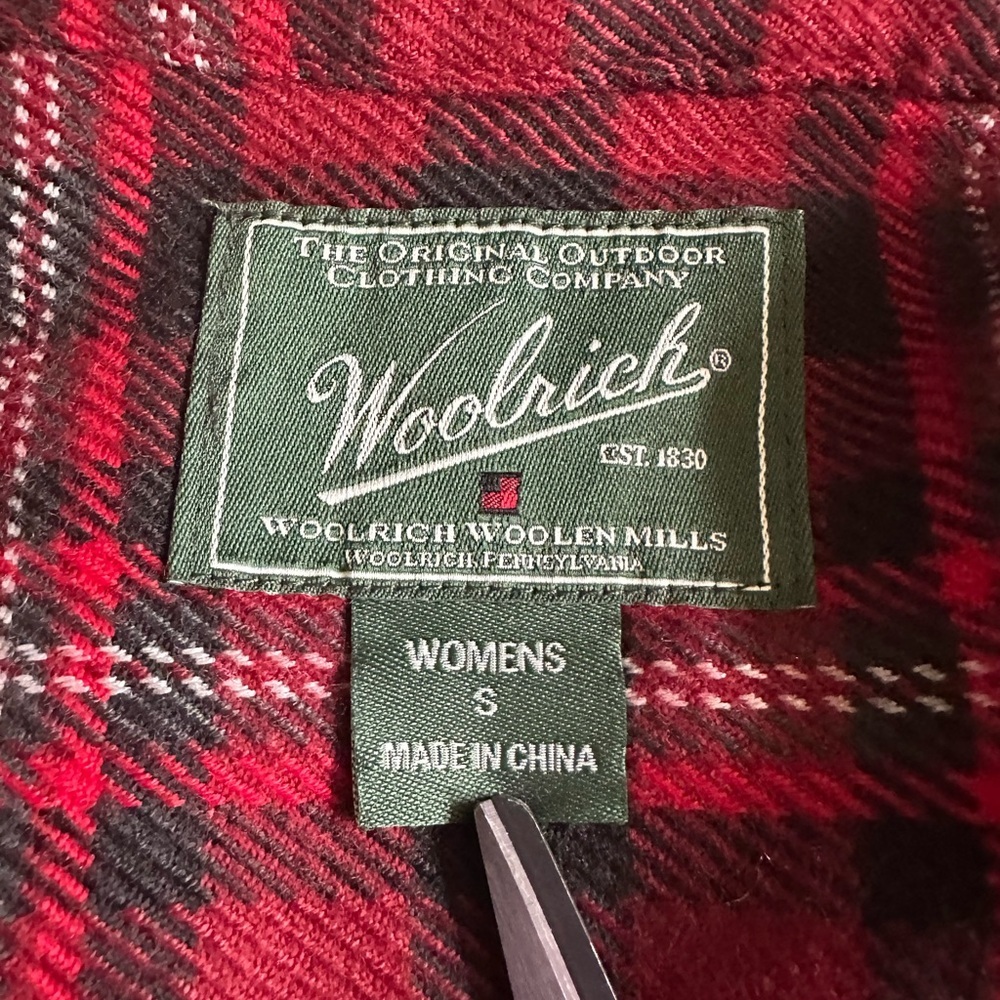 Woolrich Women’s Long sleeve Deep Ruby Plaid Soft Button Up Shirt size Small - Picture 4 of 12
